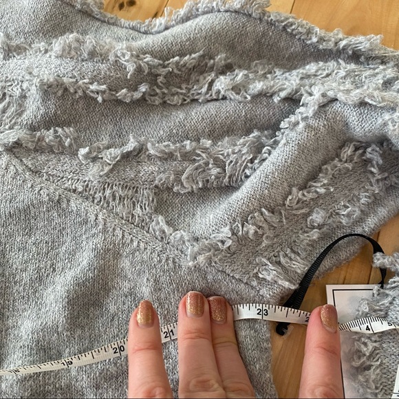 1.STATE fringe sleeve sweater silver heather L NWT - Picture 5 of 7